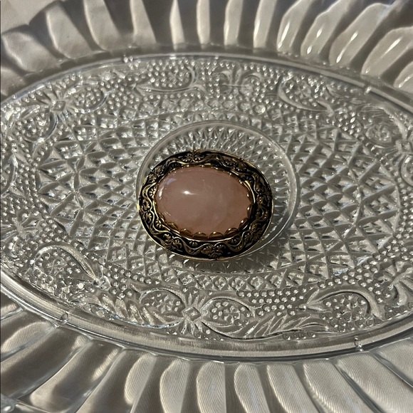 Jewelry - Vintage Gold and Pink Brooch
